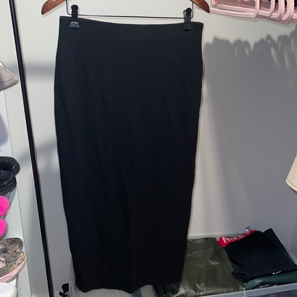 Babaton Dresses & Skirts - Babaton Pencil Skirt with Slit